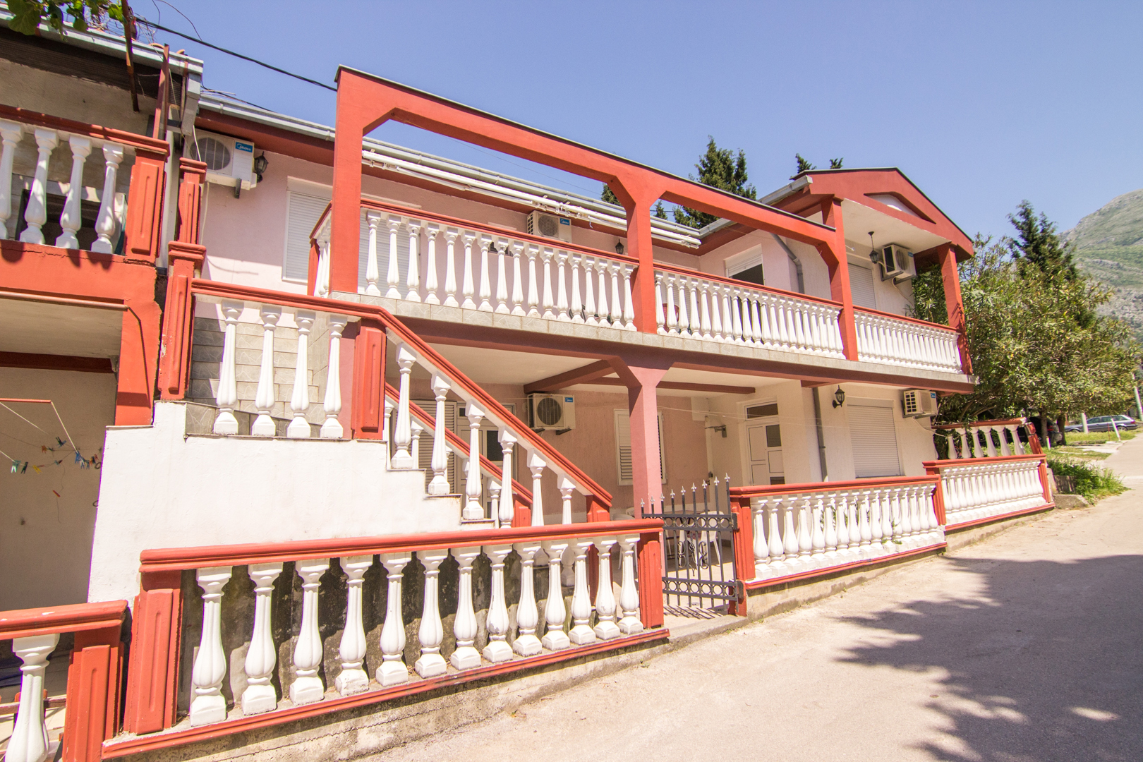 СУТОМОРЕ - ВИЛА СКАУТ 1